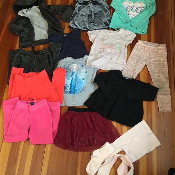 DONATING TOMORROW! Bundle of girl clothes - Picture 2 of 8